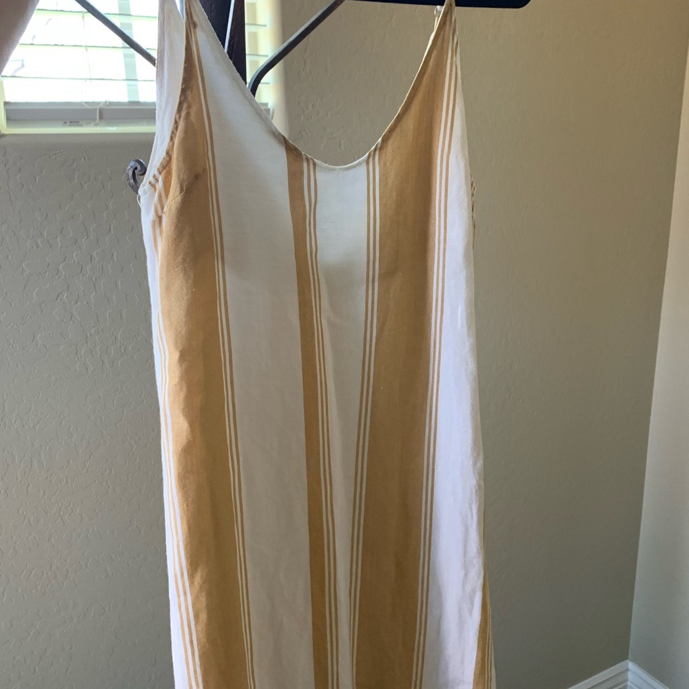 Thread and supply longer dress with leg slit